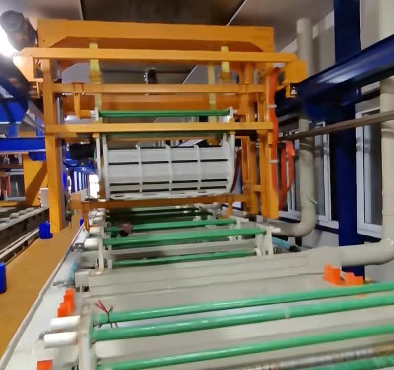 Soluciones de línea de galvanoplastia automática personalizadas para fabricantes de tratamiento de superficies metálicas
